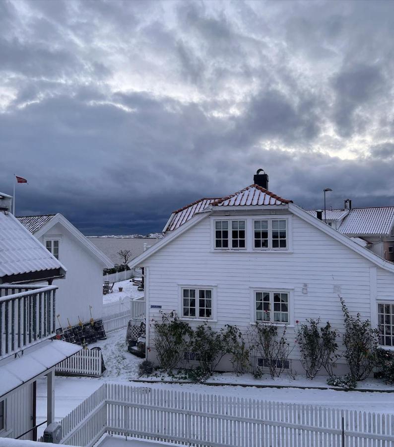 Nevlunghavn Gjestgiveri Hotel Larvik Bagian luar foto